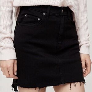 Aritzia Wilfred Free Tanit‎ Fray Hem Soft Stretchy Mini Denim Jean Black …